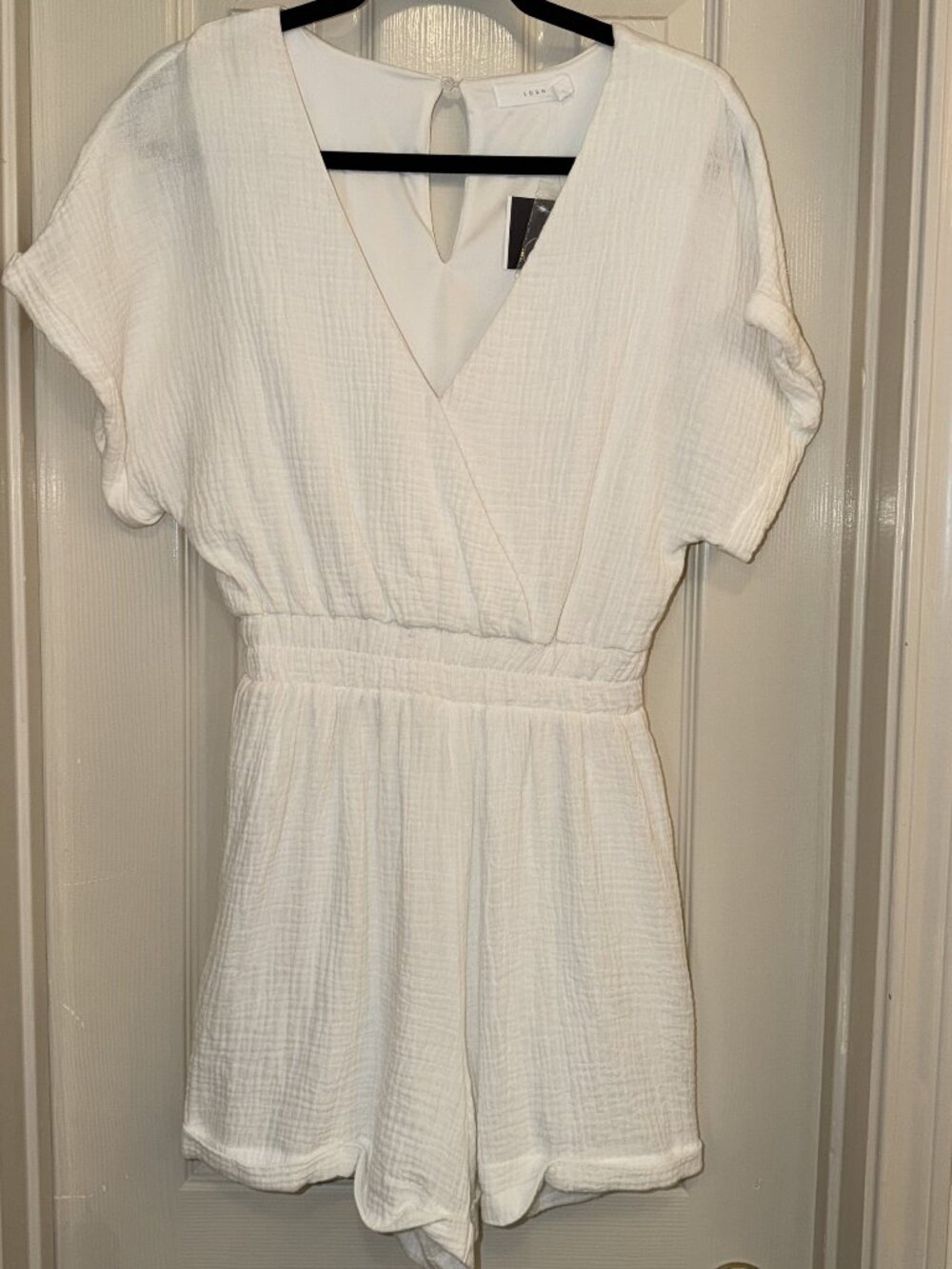 LUSH White Textured Romper Short Sleeve Elastic Waist Size Small